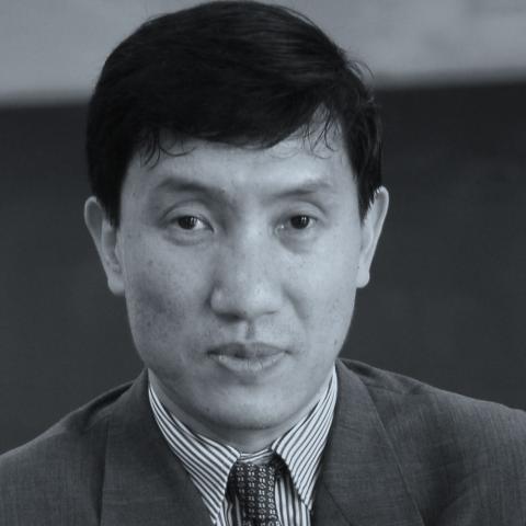 Yasheng Huang headshot